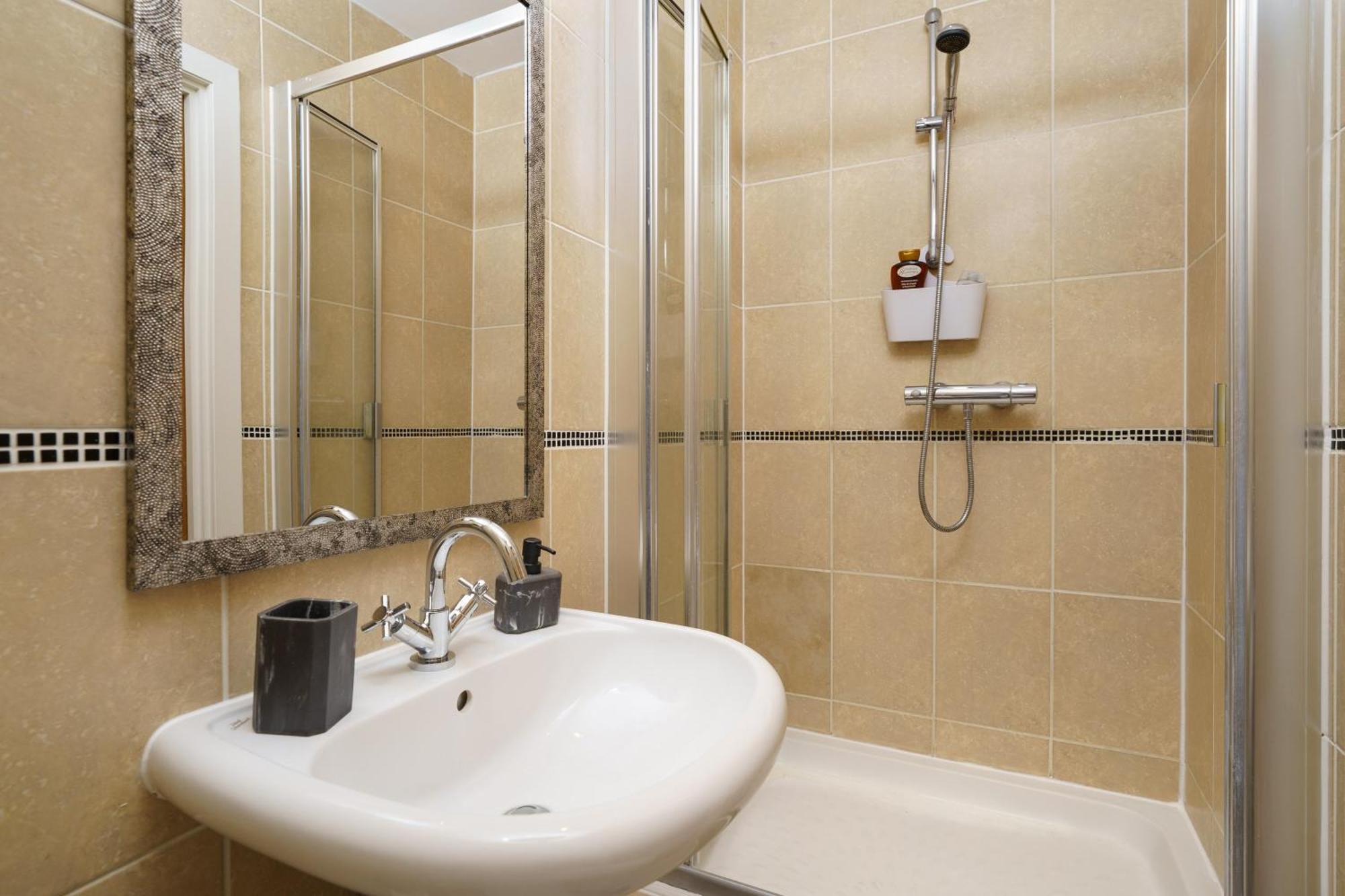 St George Wharf Apartment Лондон Екстериор снимка