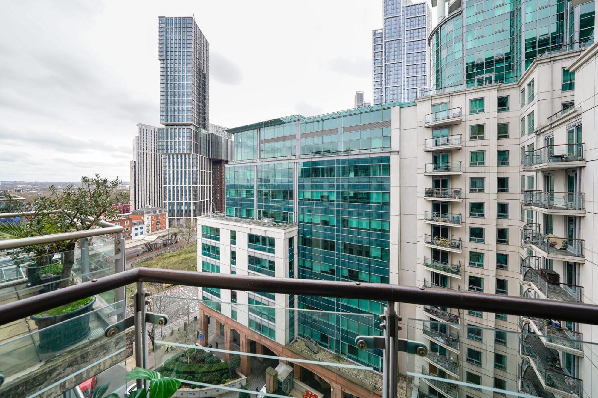St George Wharf Apartment Лондон Екстериор снимка